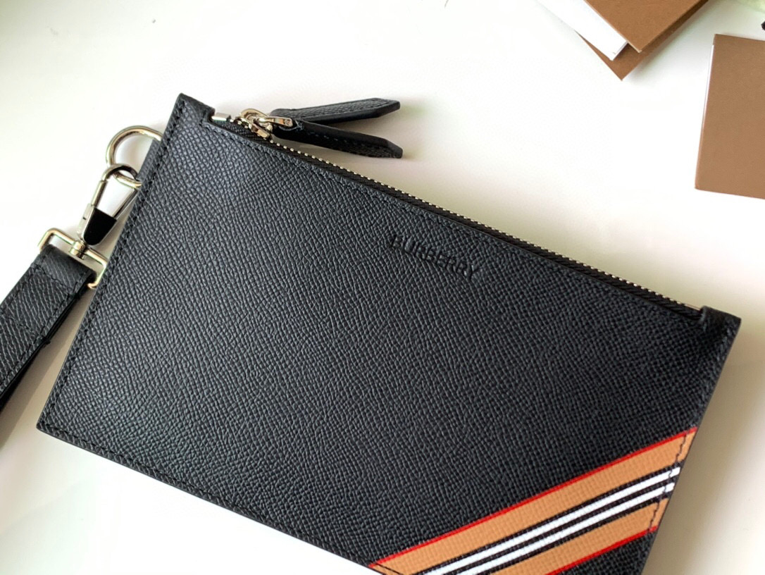 버버리 클러치백