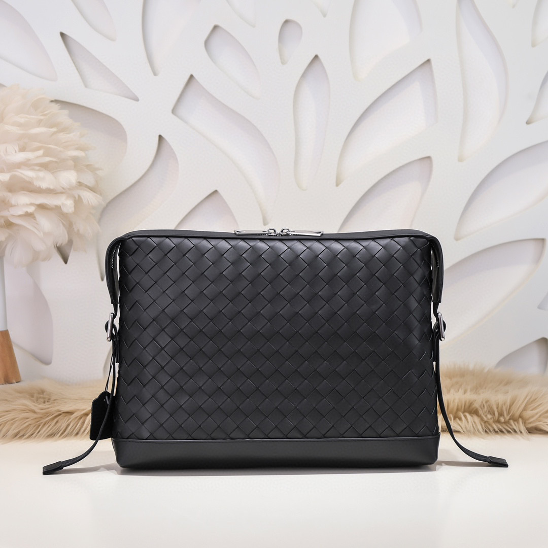 보테가베네타 클러치백