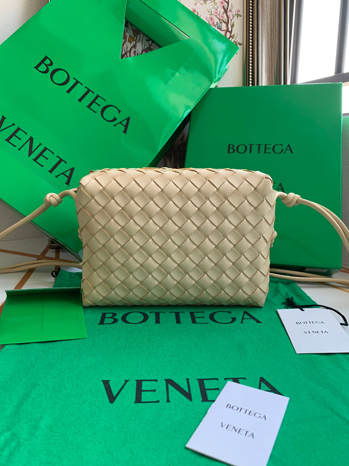 보테가베네타 여자가방 680225