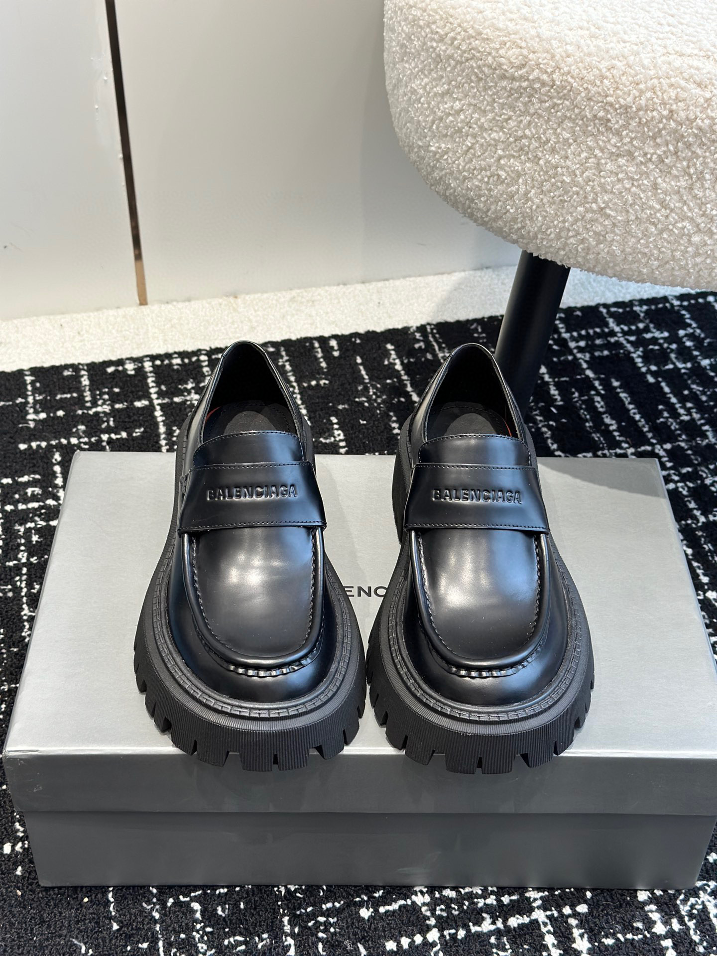 발렌시아가 여자 로퍼신발