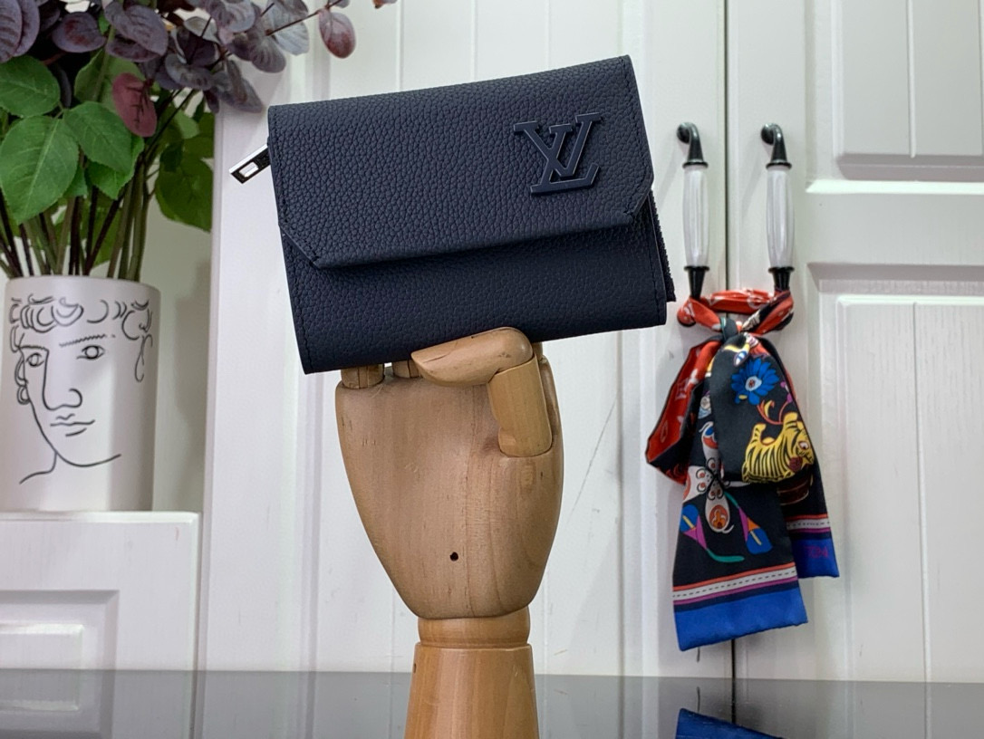 루이비통 여자 반지갑 M82410