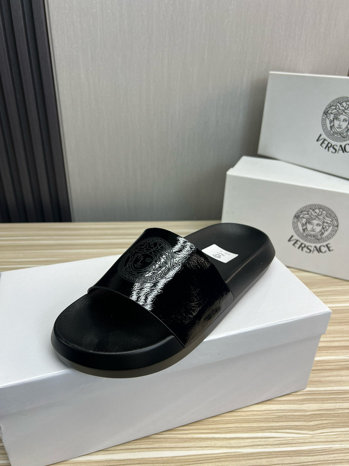 베르사체 남자 슬리퍼