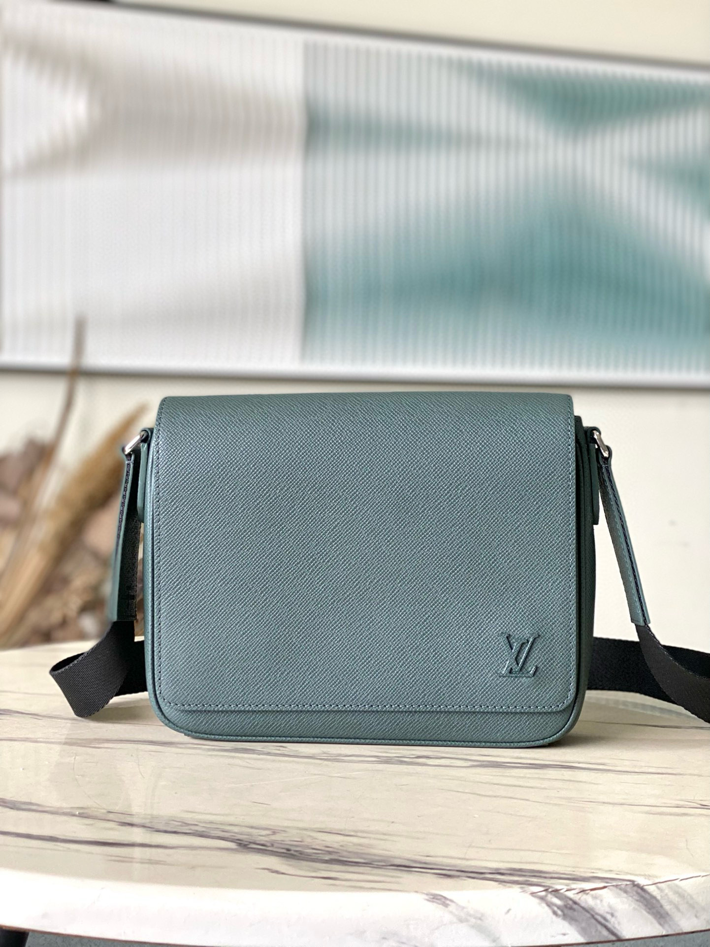 루이비통 M30970 남자가방