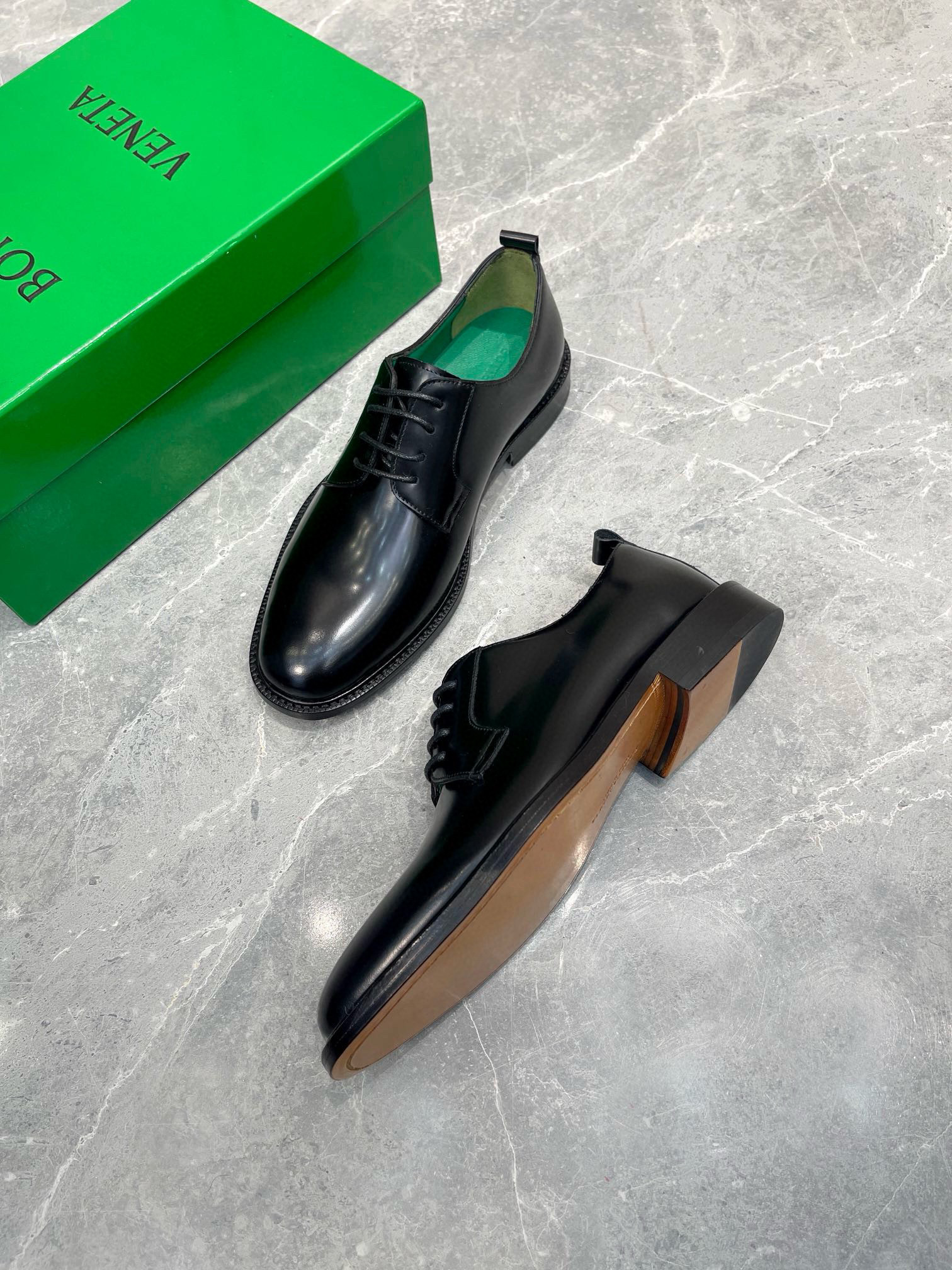 보테가베네타 남자 구두