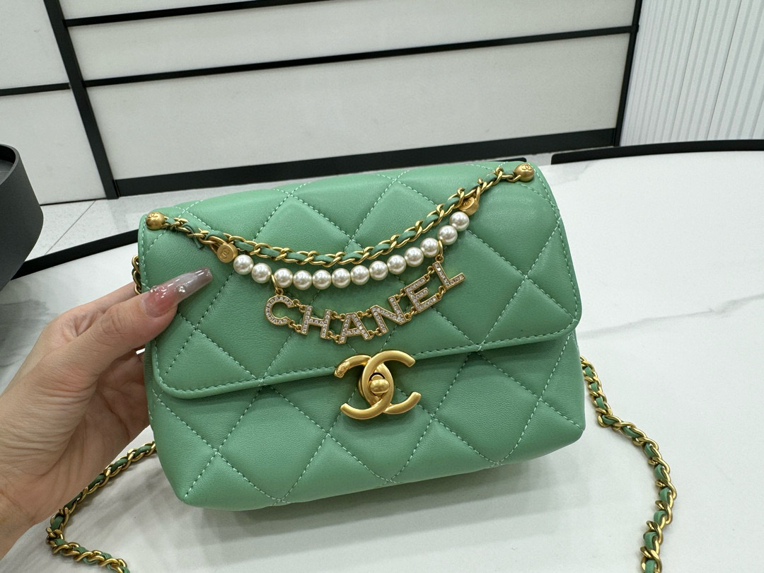 샤넬 여자가방 AS4986