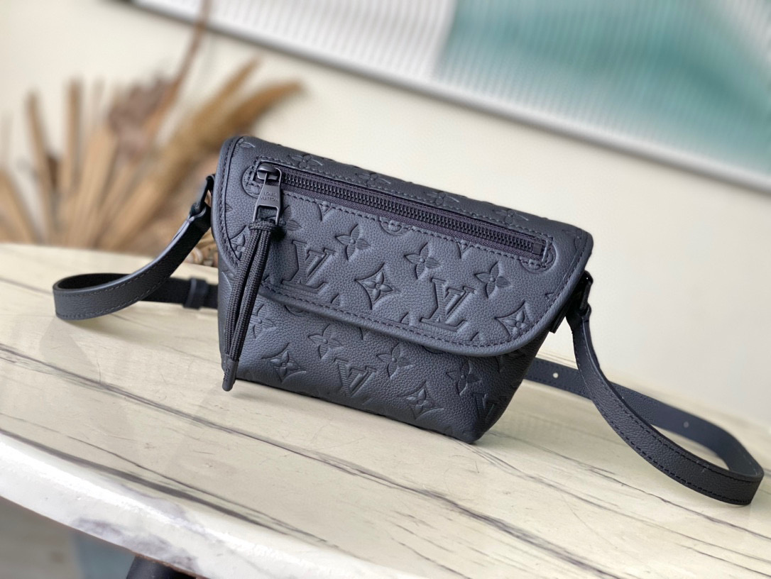 루이비통 남자가방 M12636