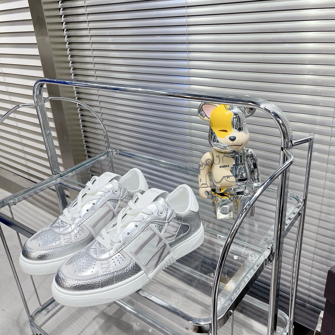 발렌티노 남녀공용 스니커즈 신발 운동화