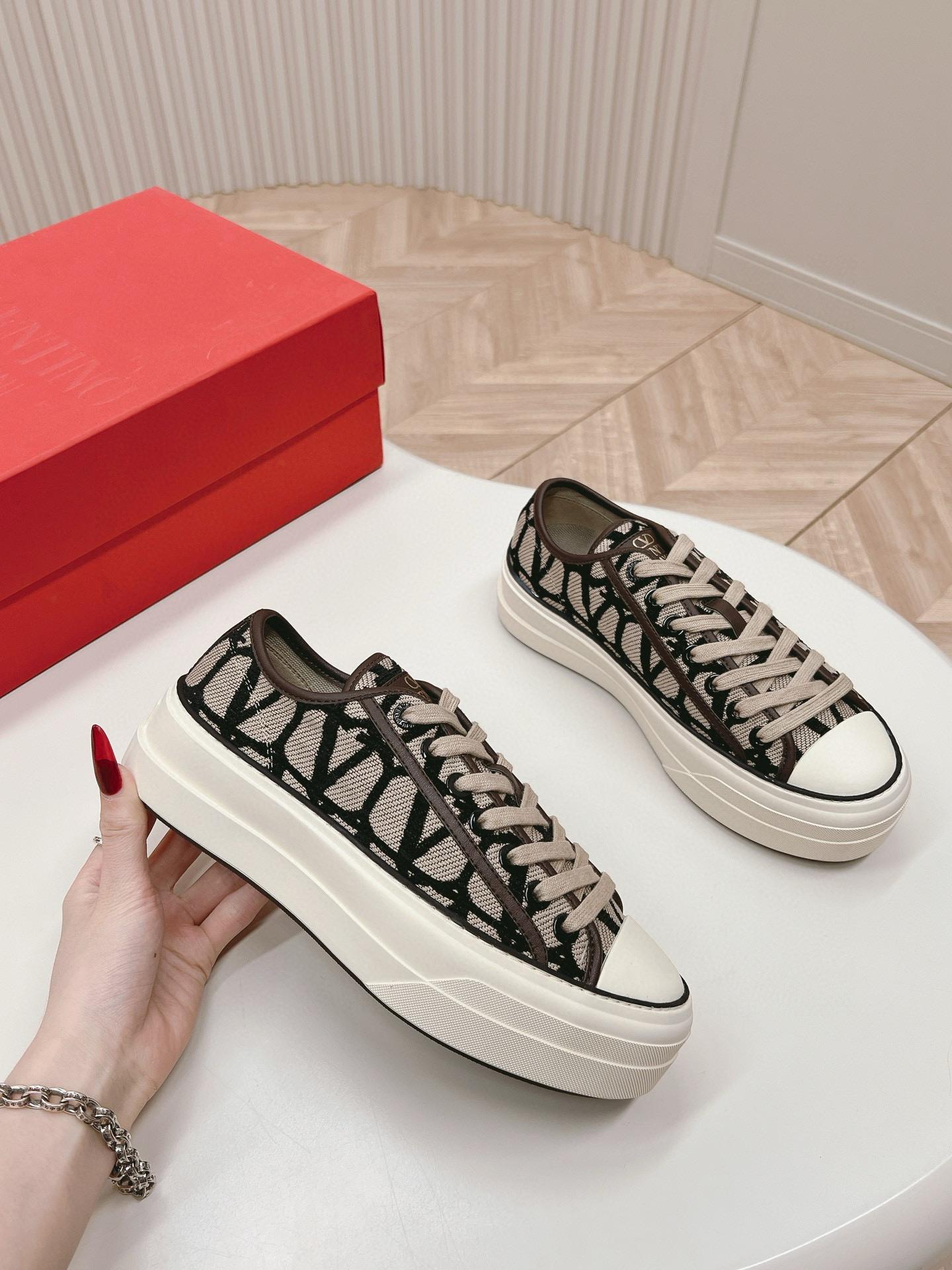 발렌티노 여자 스니커즈 신발 운동화