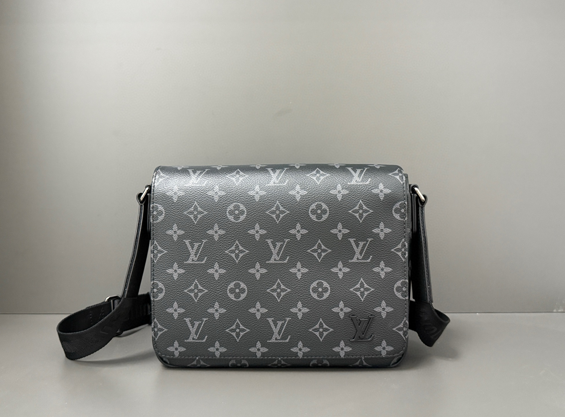 루이비통 M46255 남자가방