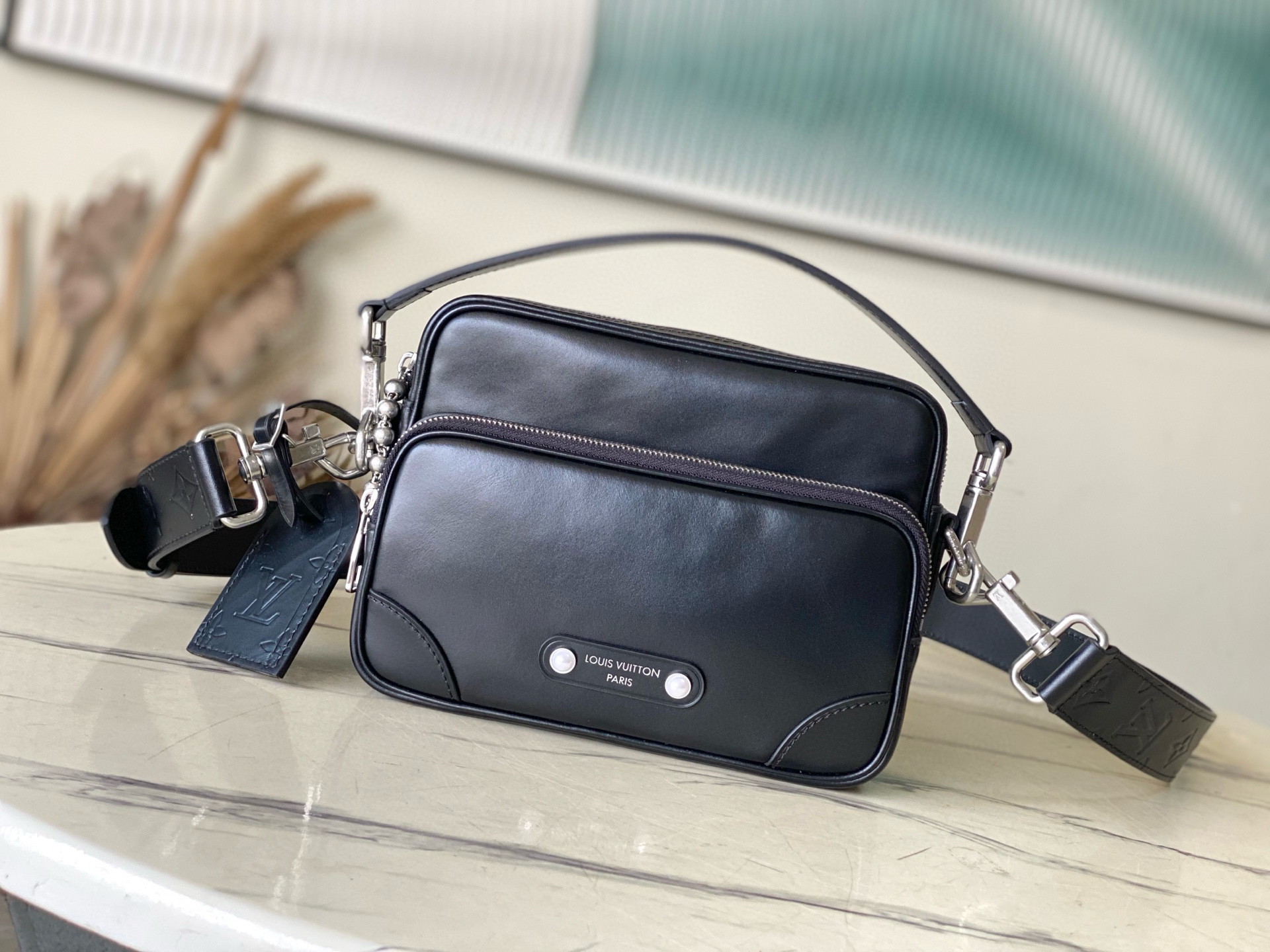 루이비통 M13987 남자가방