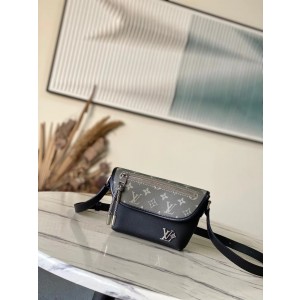 루이비통 M12618 남자가방