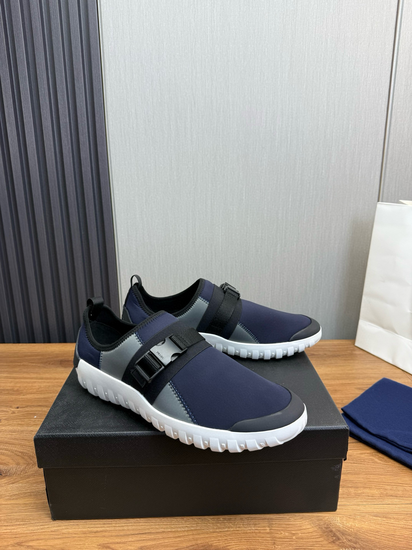 프라다 남자 스니커즈 신발 운동화