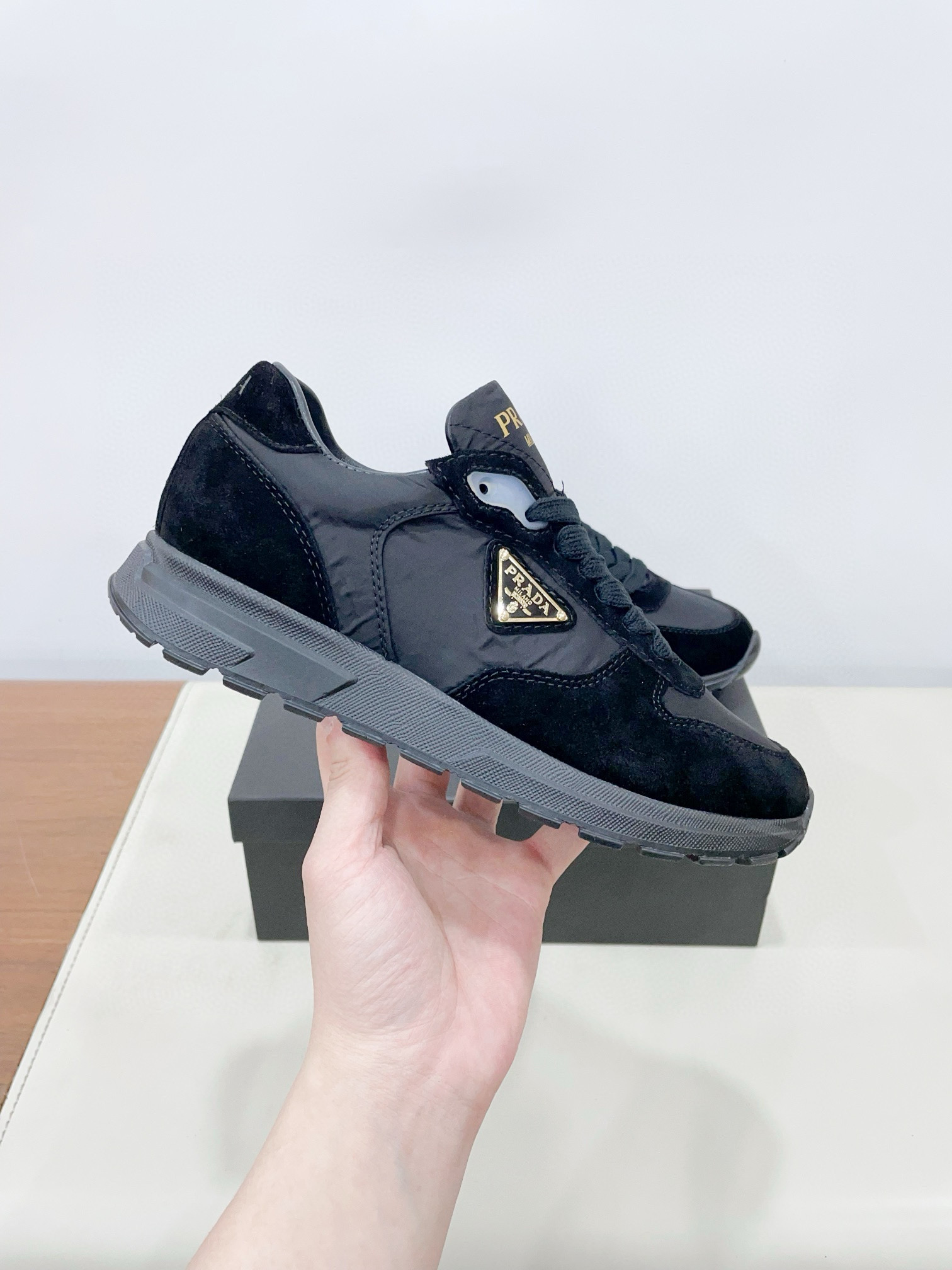 프라다 남녀공용 스니커즈 신발 운동화