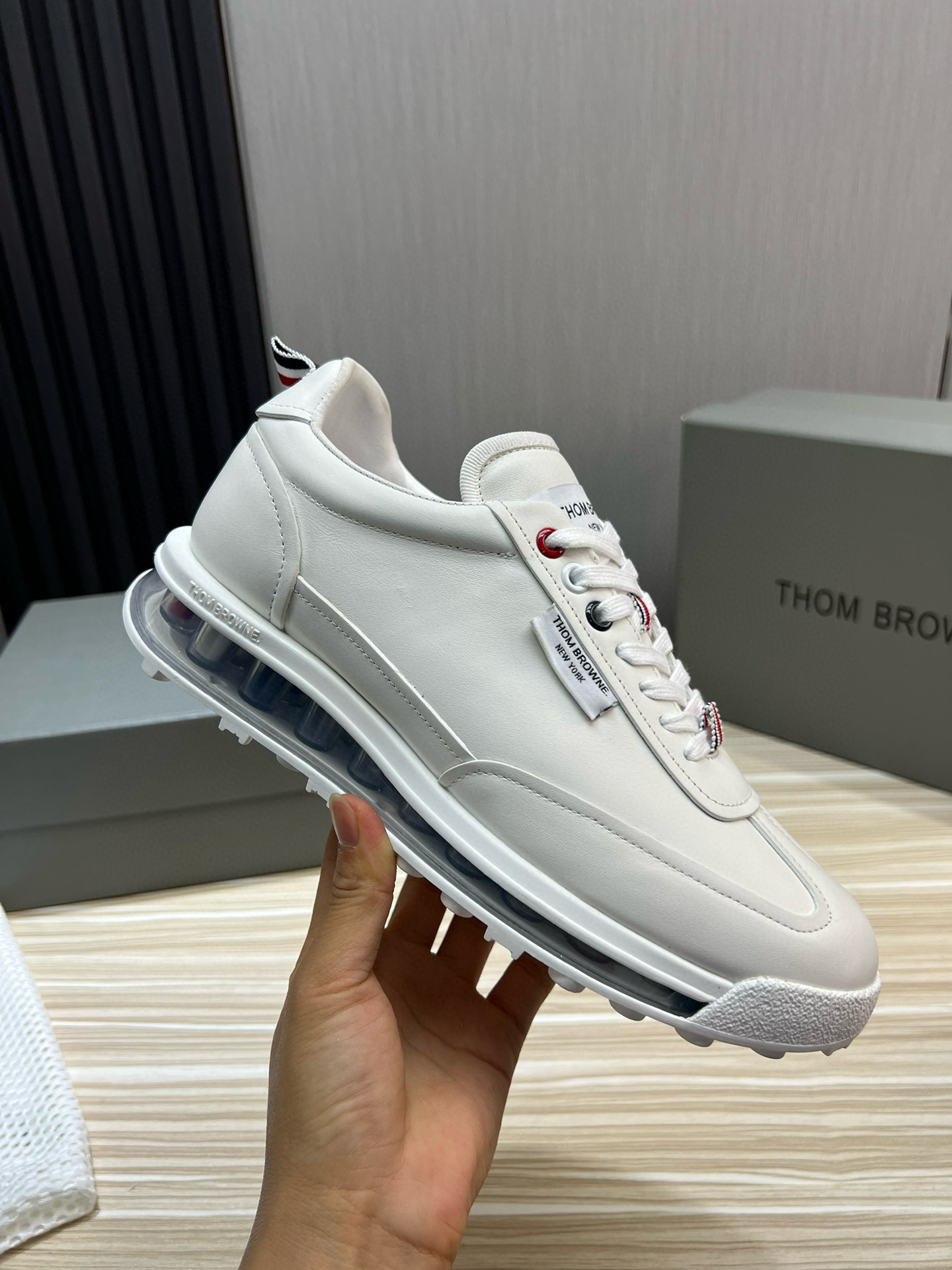 톰브라운 남자 신발 운동화 스니커즈