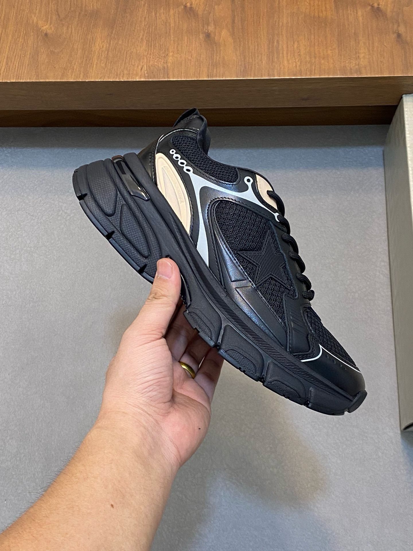 골든구스 남녀공용 스니커즈 신발 운동화