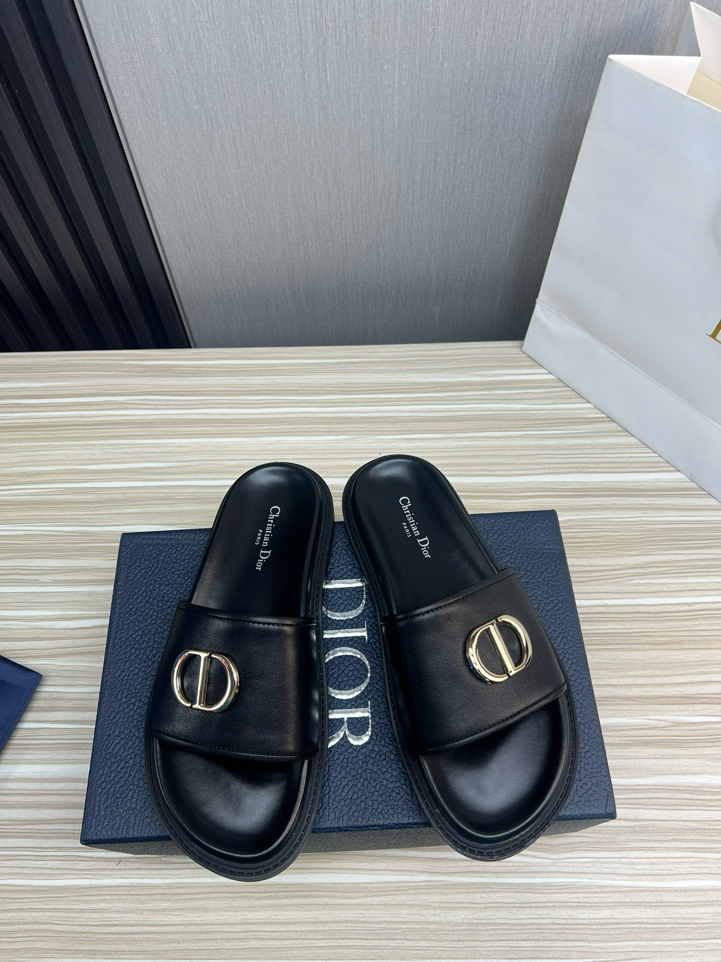 디올 남자 슬리퍼