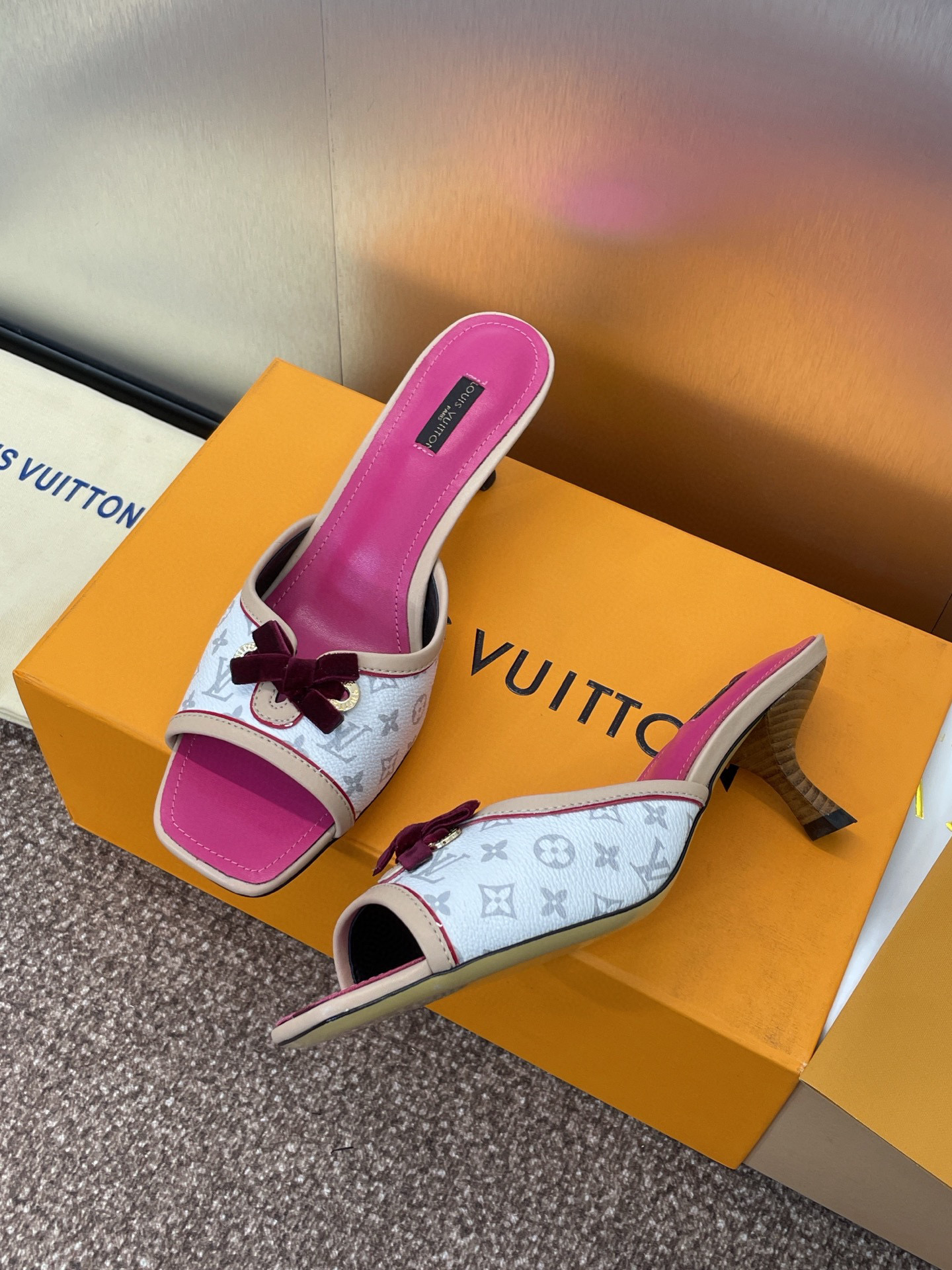 루이비통 여자 샌들 5.5cm