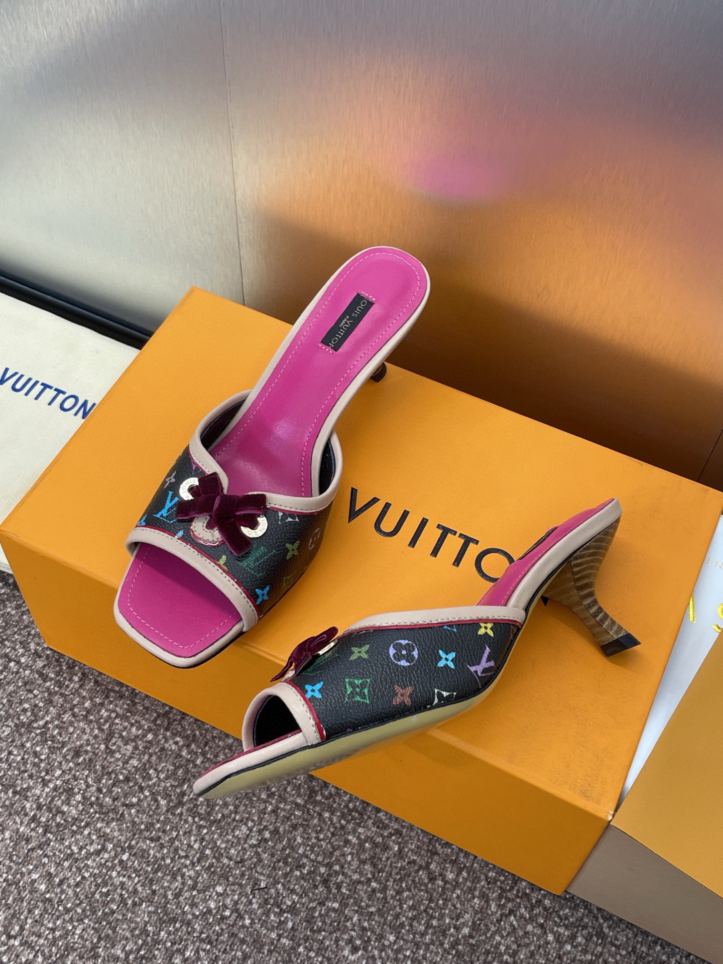 루이비통 여자 샌들 5.5cm