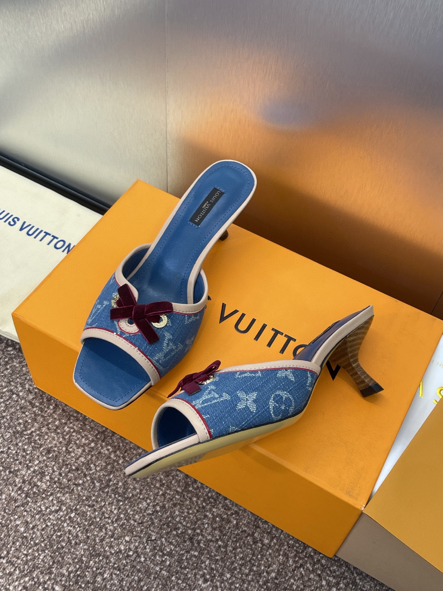 루이비통 여자 샌들 5.5cm
