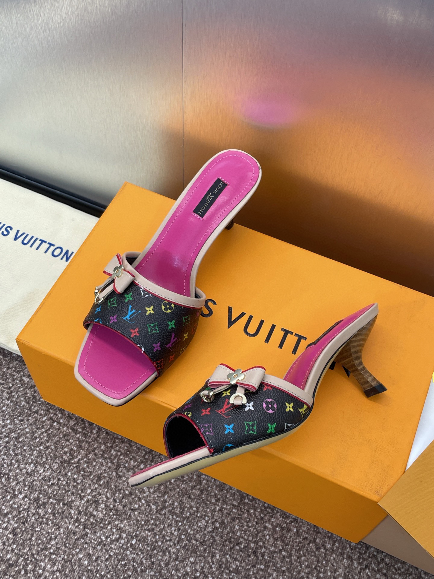루이비통 여자 샌들 5.5cm