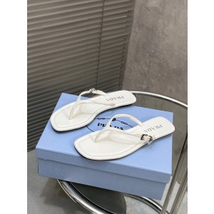 프라다 여자 슬리퍼