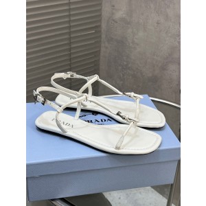 프라다 여자 샌들