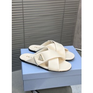 프라다 여자 슬리퍼