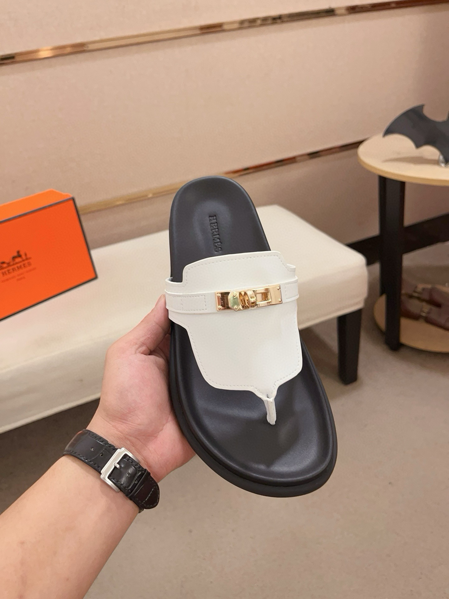 에르메스 남자 슬리퍼