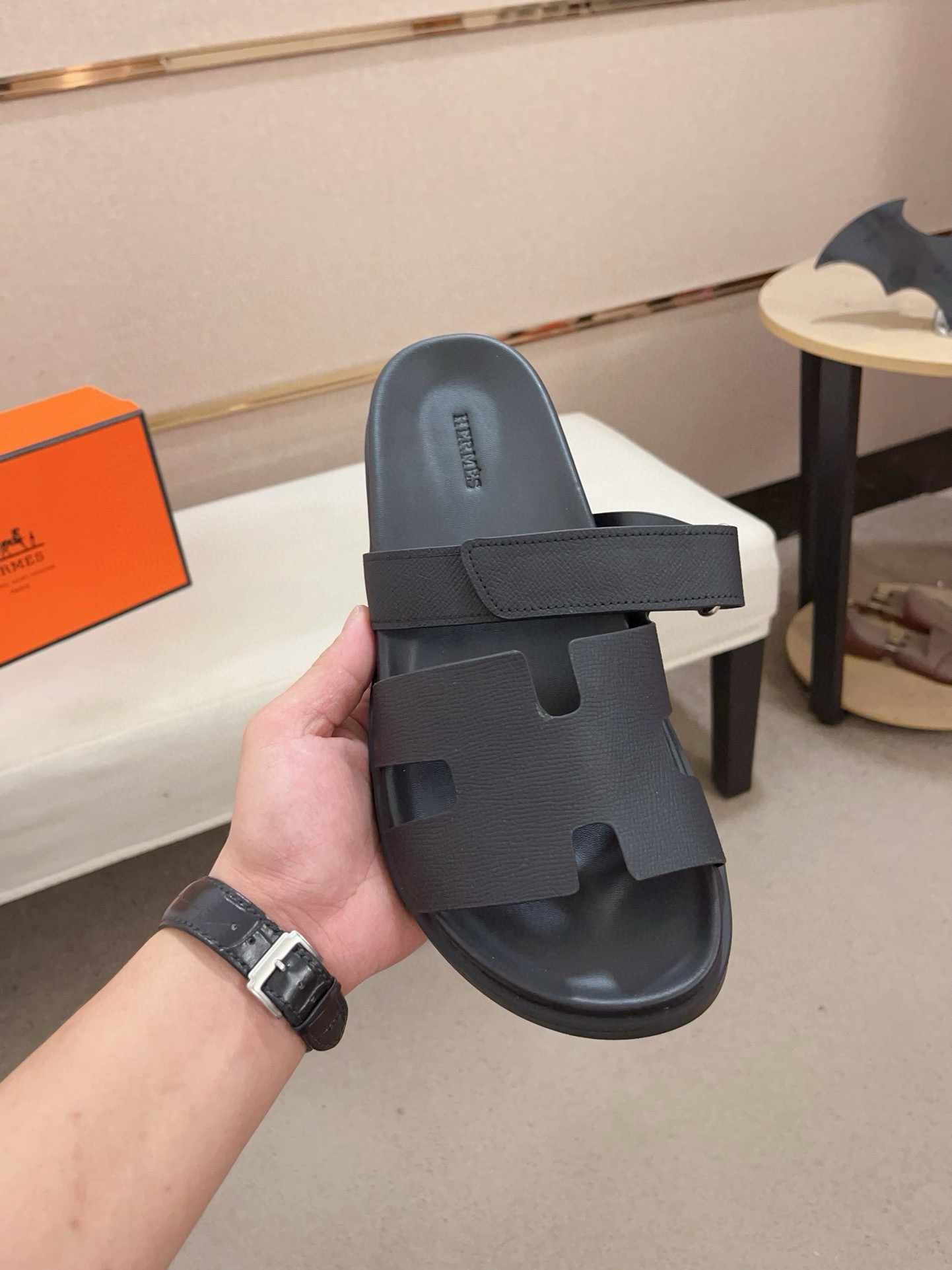 에르메스 남자 슬리퍼