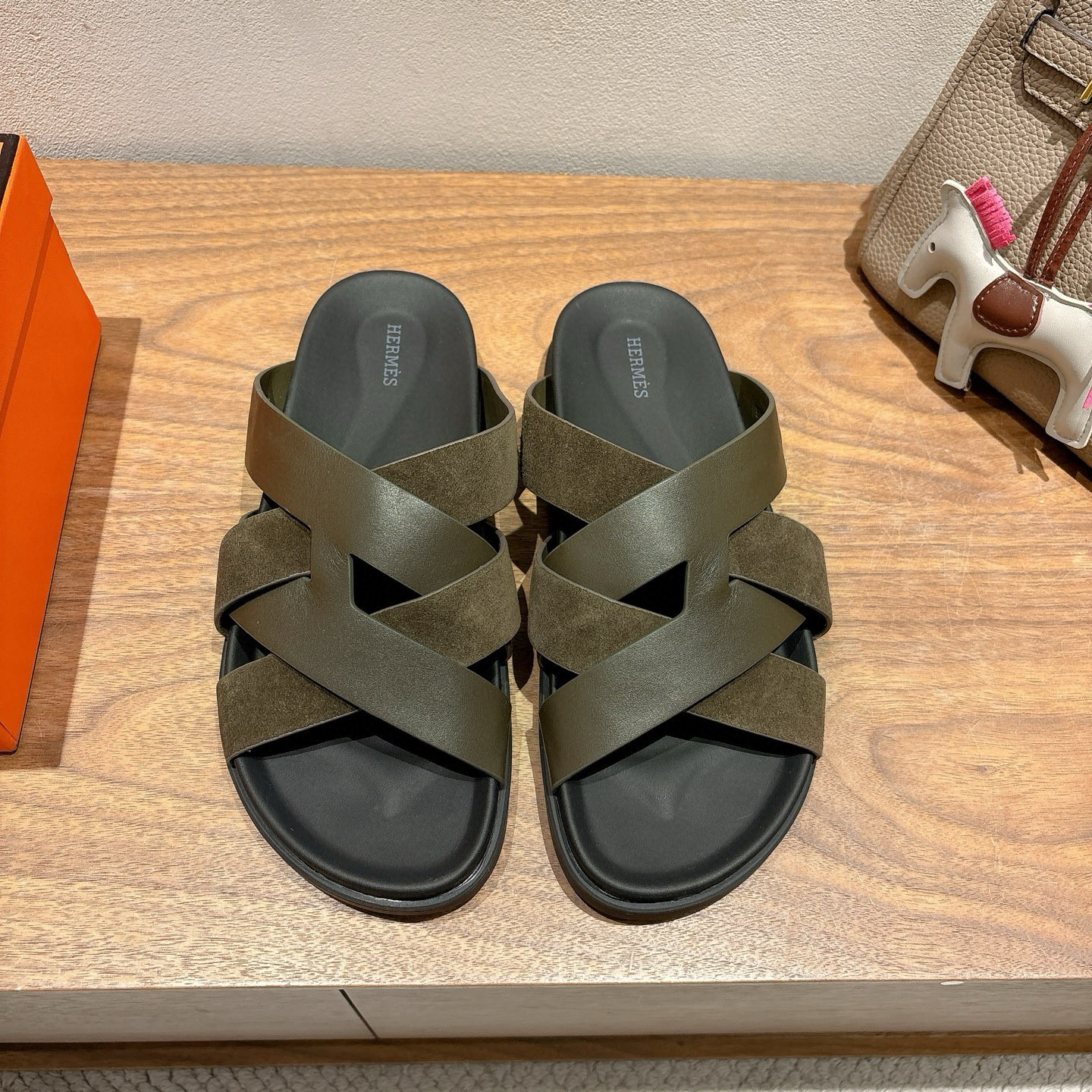 에르메스 남녀공용 슬리퍼