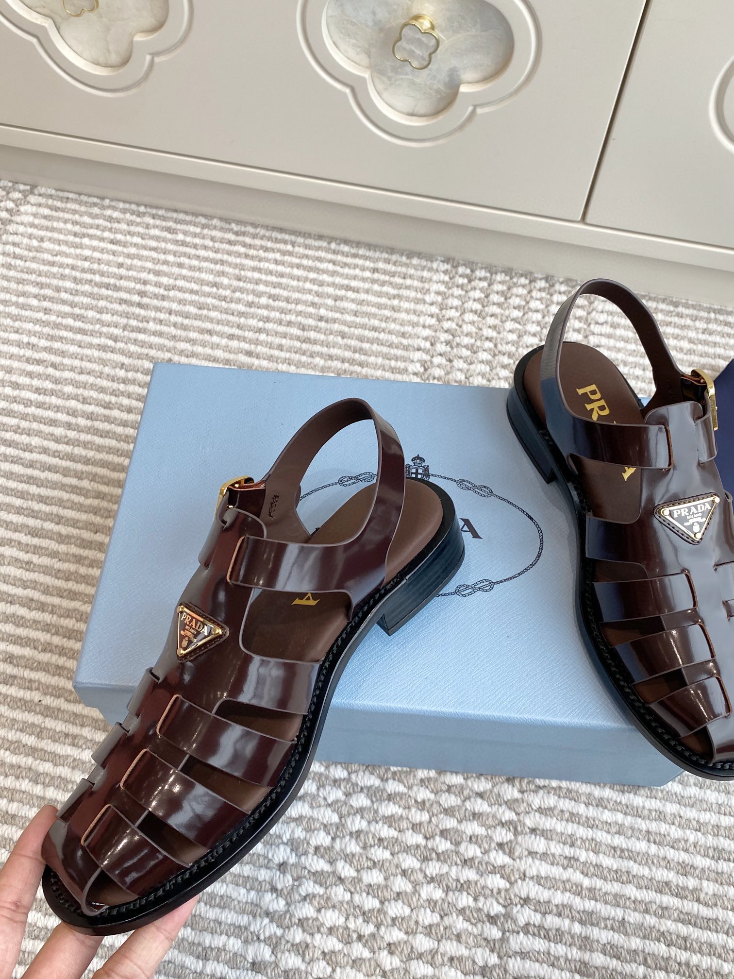 프라다 여자 샌들