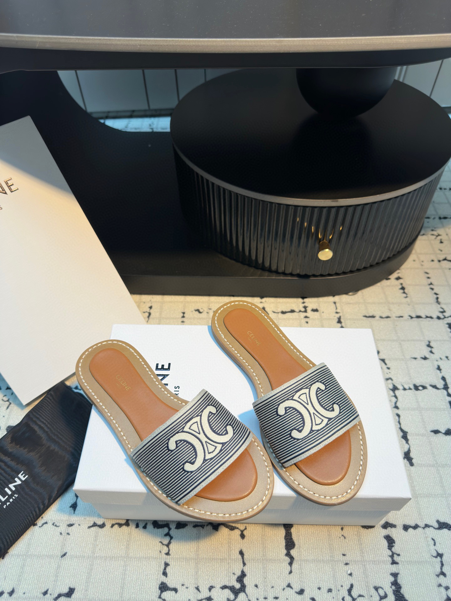 샤넬 여자 슬리퍼