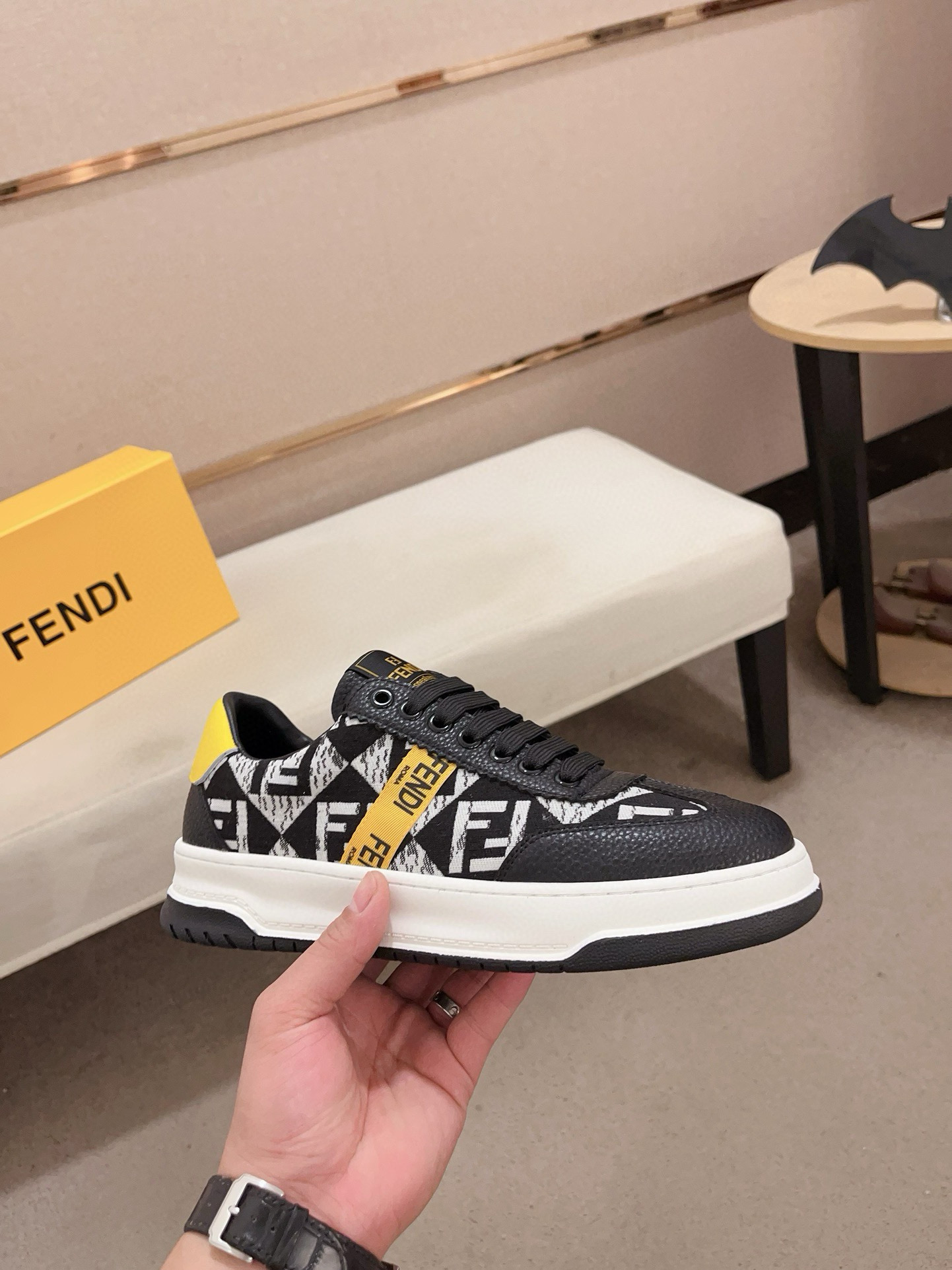 펜디 남자신발 운동화 스니커즈