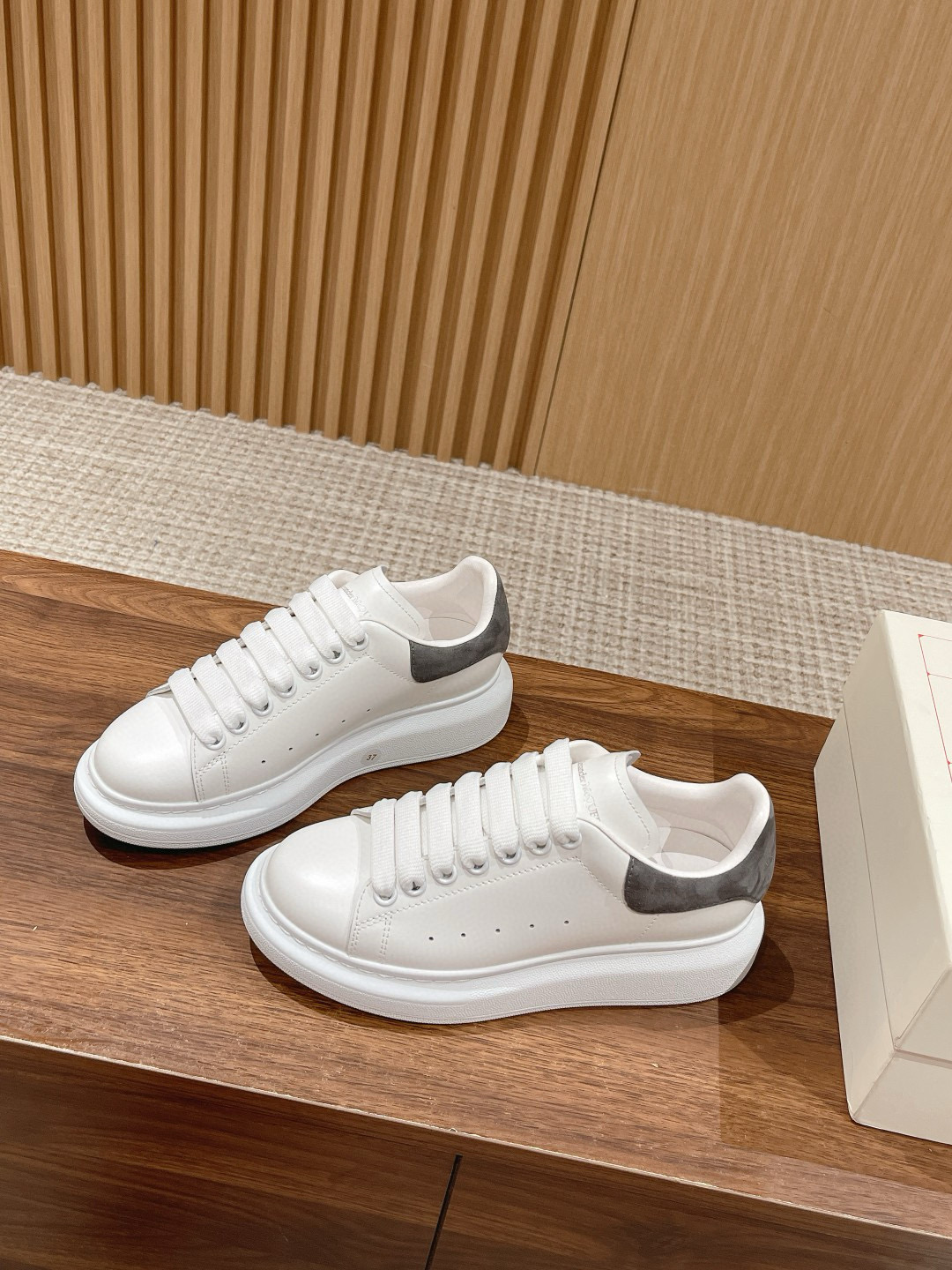 알렉산더 맥퀸 남녀공용 신발 운동화 스니커즈