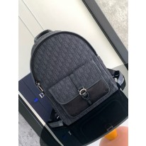 디올 백팩