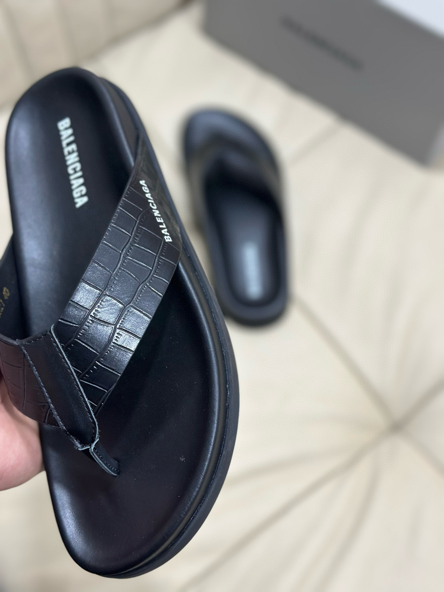 발렌시아가 남자 슬리퍼