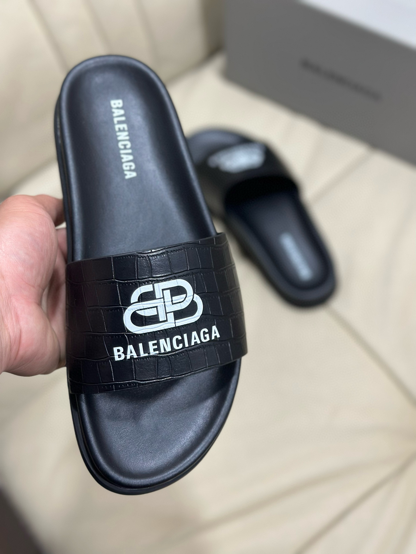 발렌시아가 남자 슬리퍼