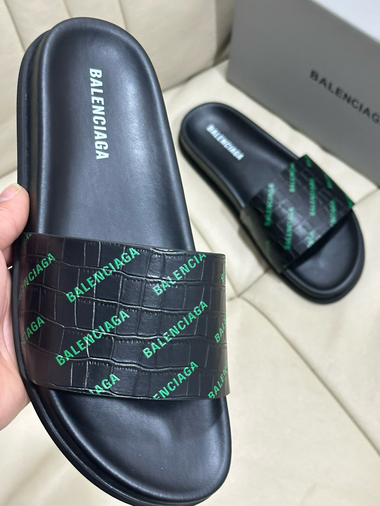 발렌시아가 남자 슬리퍼