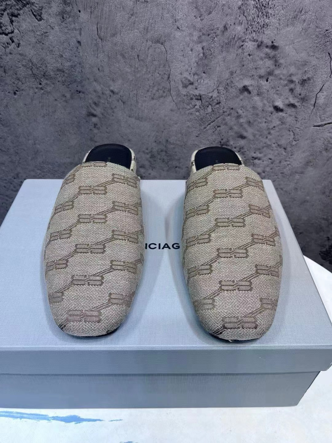 발렌시아가 남자 슬리퍼