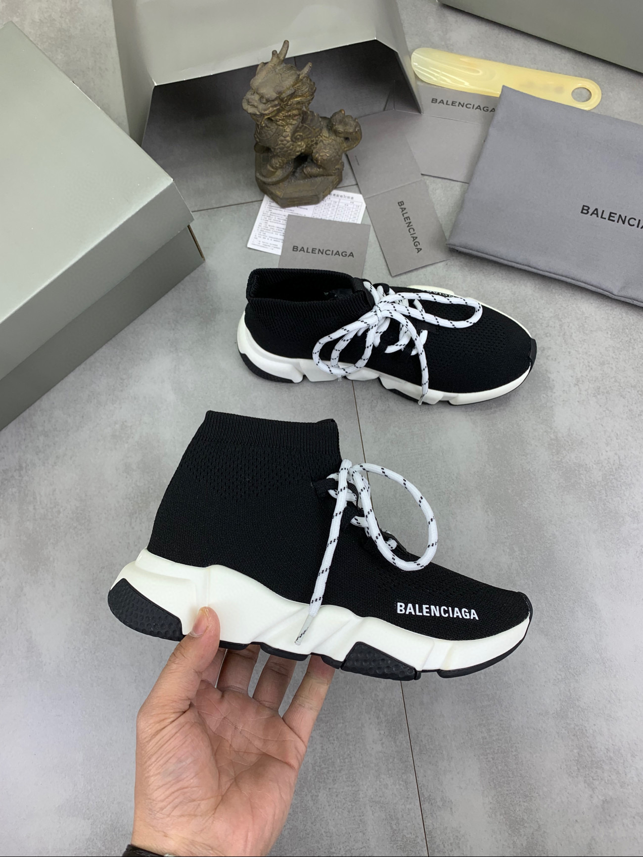 발렌시아가 스피드러너 남녀공용 신발 운동화