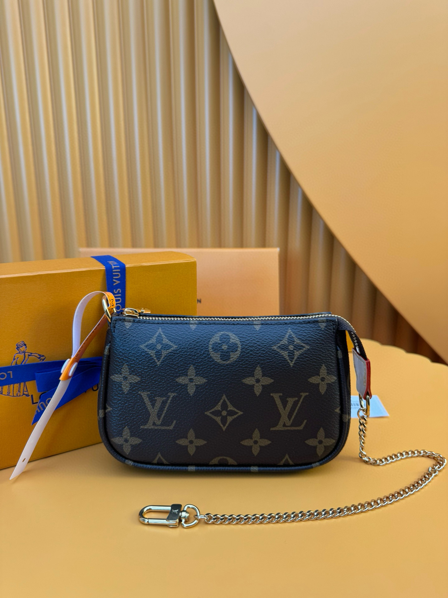 루이비통  M58009 여자 미니가방