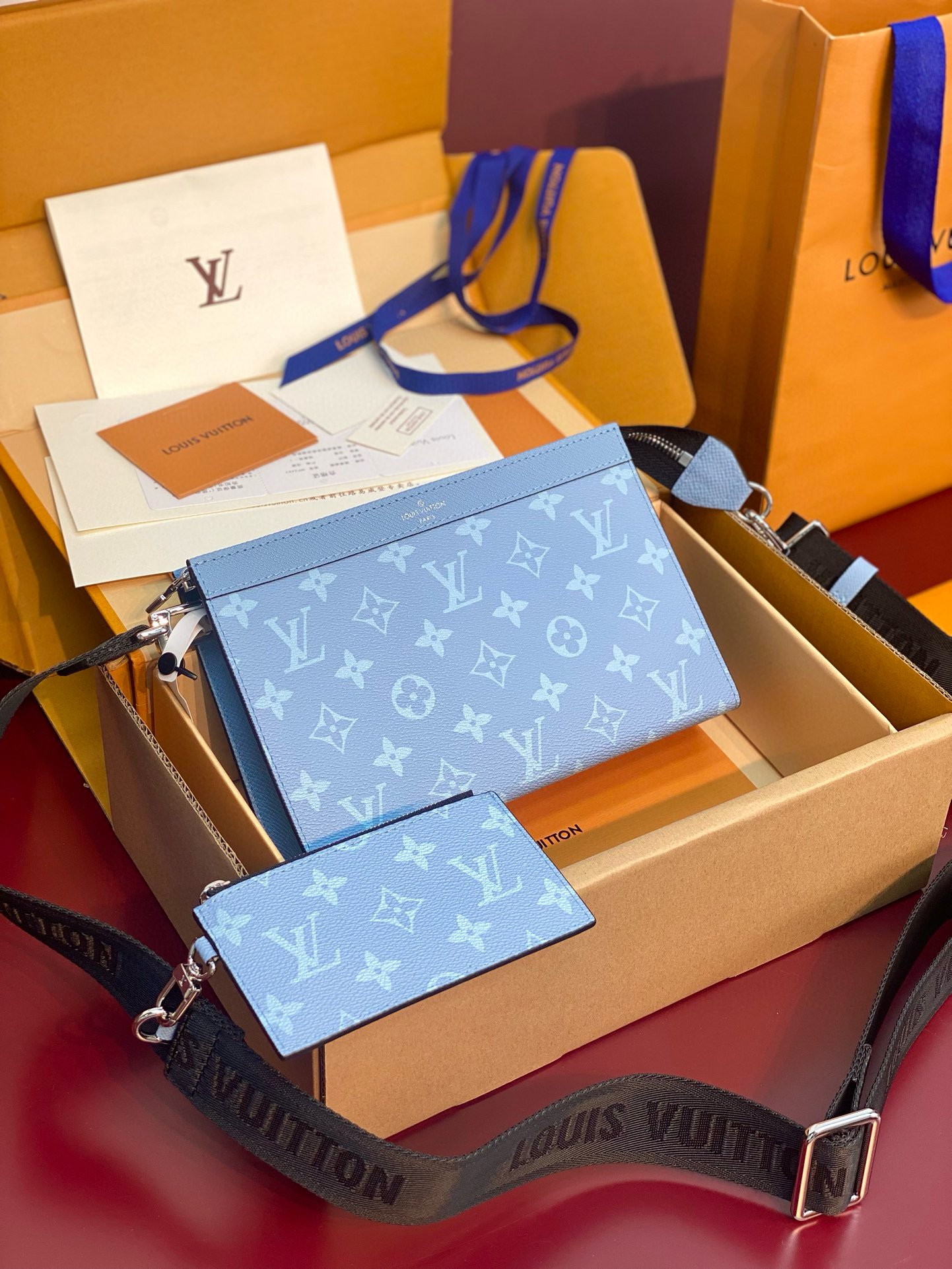 루이비통 M14114 남자가방