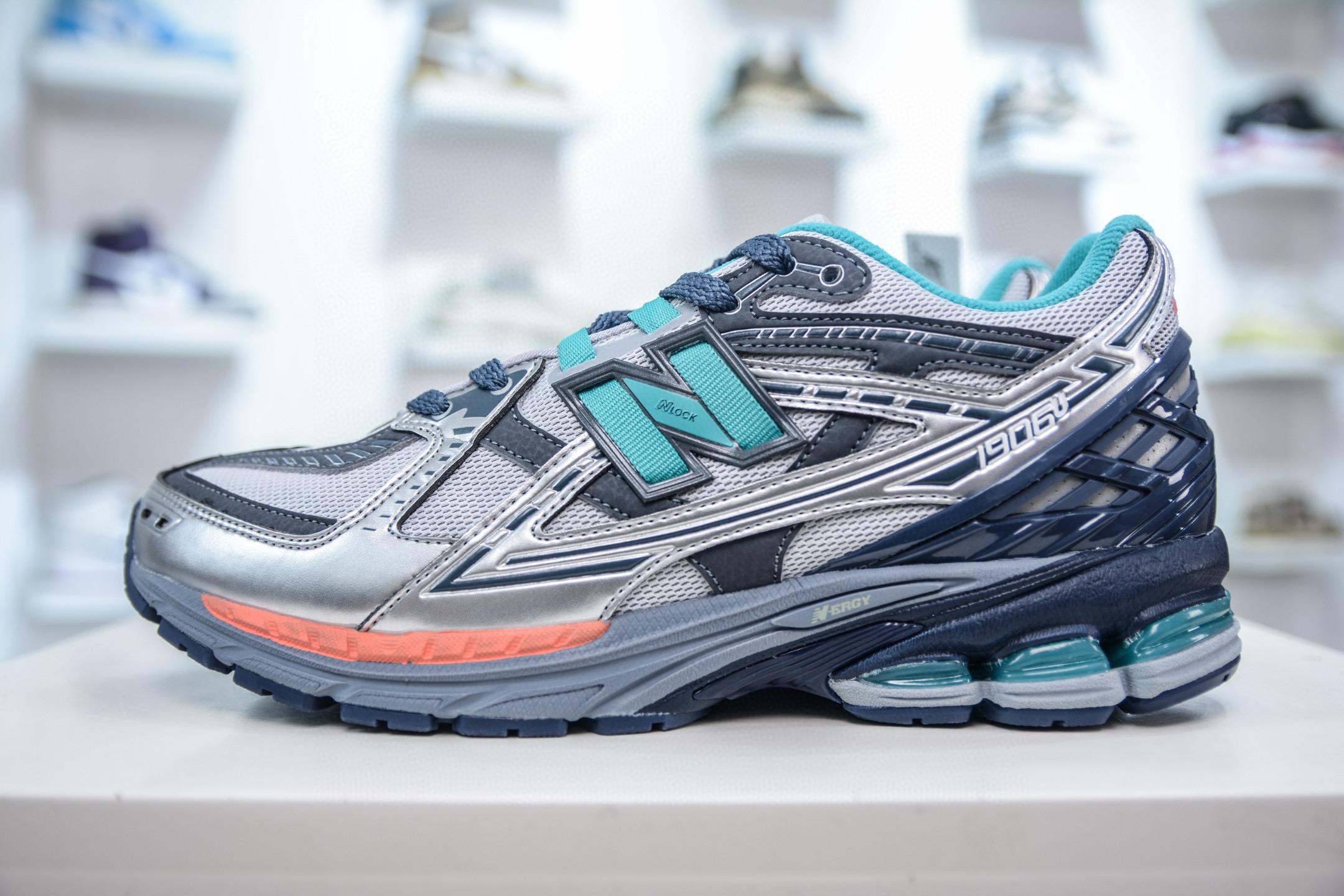 뉴발란스 1906 남녀공용 신발 운동화 스니커즈