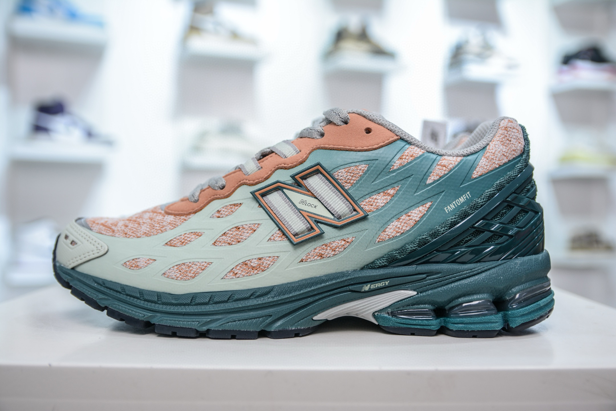 뉴발란스 1906 남녀공용 신발 운동화 스니커즈