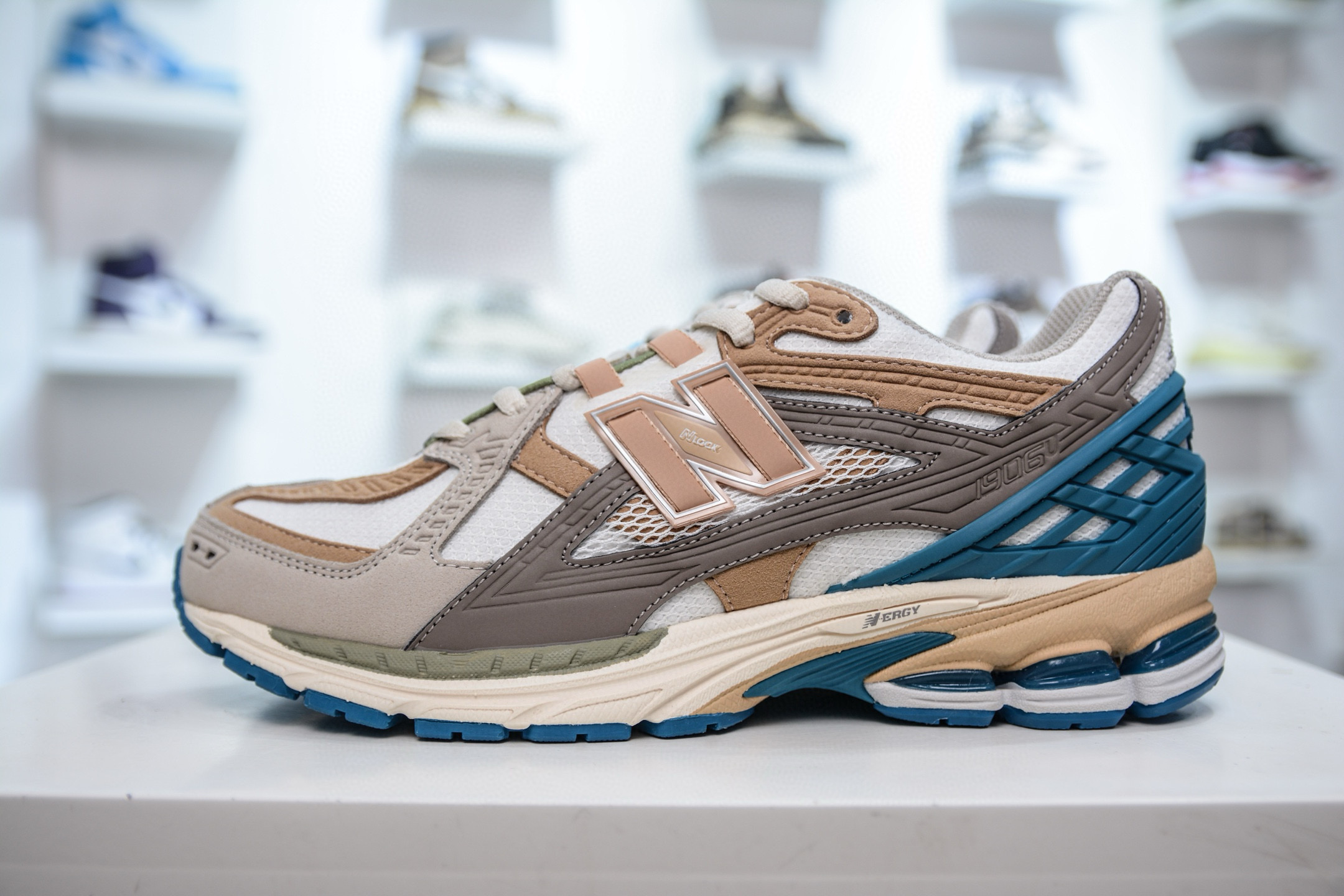 뉴발란스 1906 남녀공용 신발 운동화 스니커즈