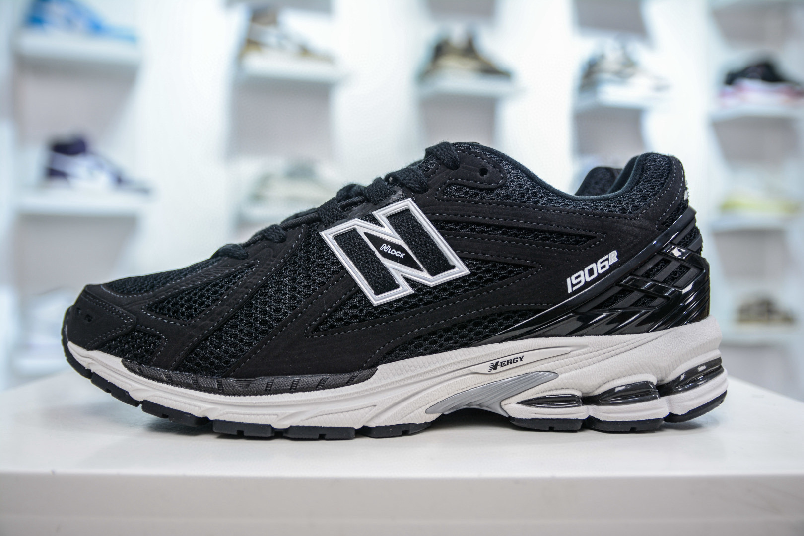 뉴발란스 1906 남녀공용 신발 운동화 스니커즈