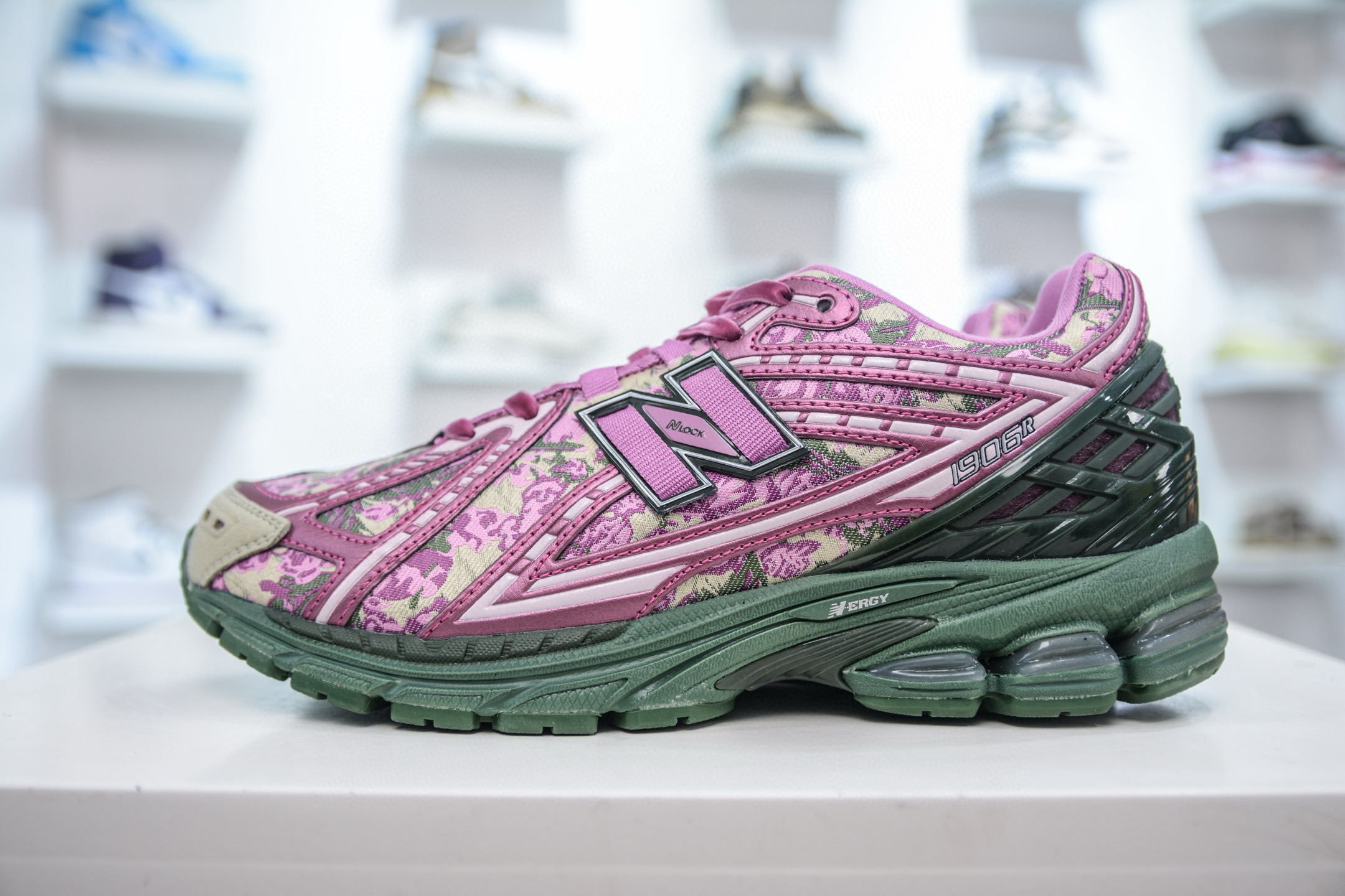 뉴발란스 1906 남녀공용 신발 운동화 스니커즈