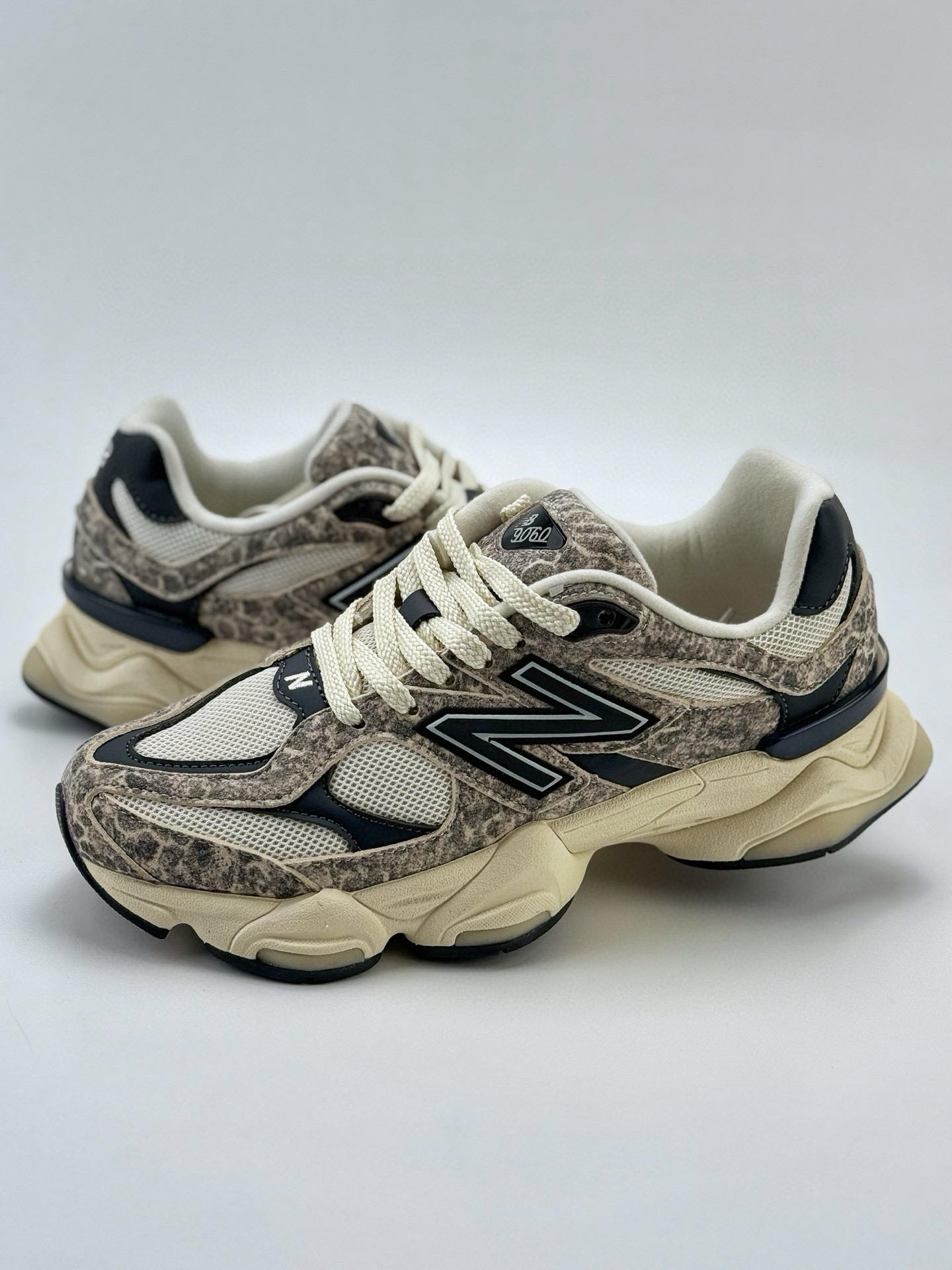 뉴발란스 9060 남녀공용 신발 운동화 스니커즈