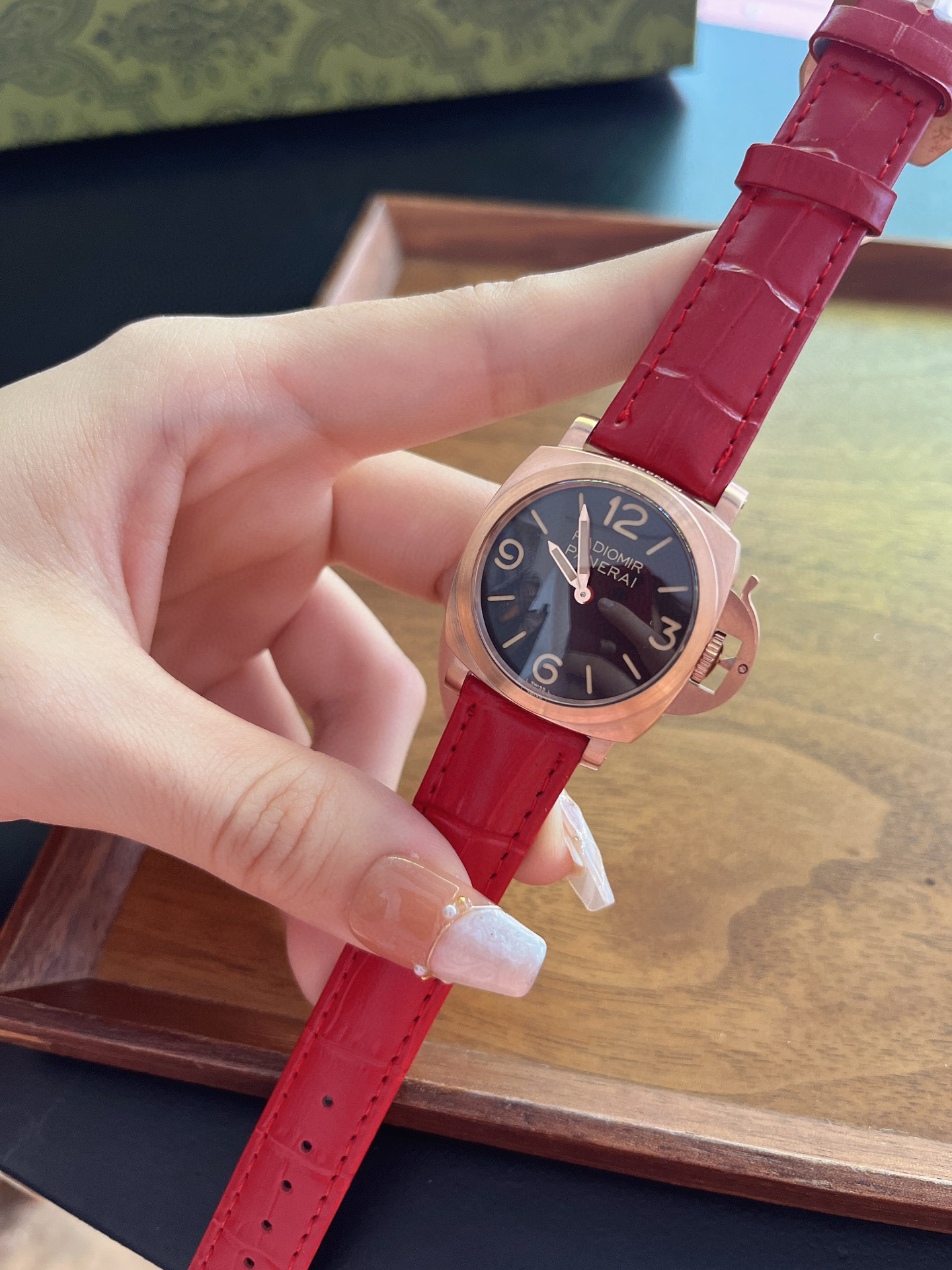 파네라이  여자 미러급 시계