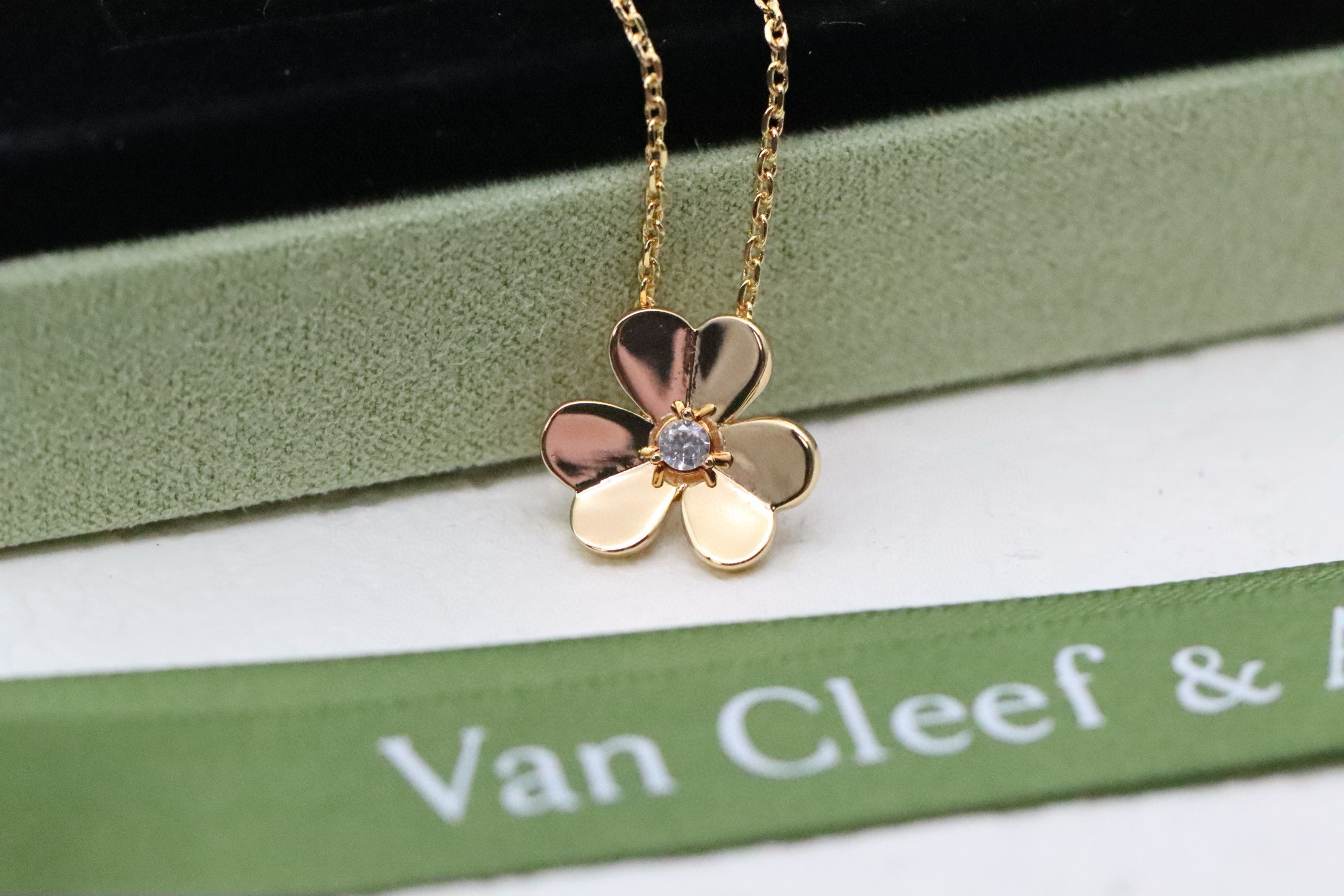 반클리프앤아펠 목걸이